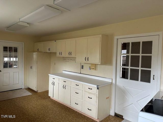 279 Alfalfa Field, Cedar Bluff, VA 24609