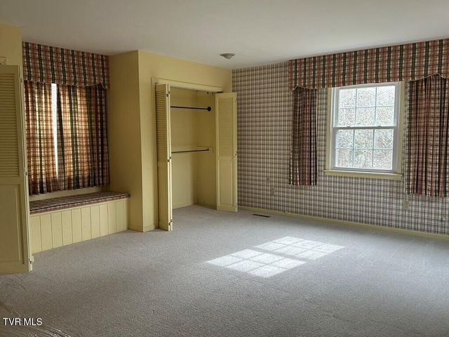 279 Alfalfa Field, Cedar Bluff, VA 24609