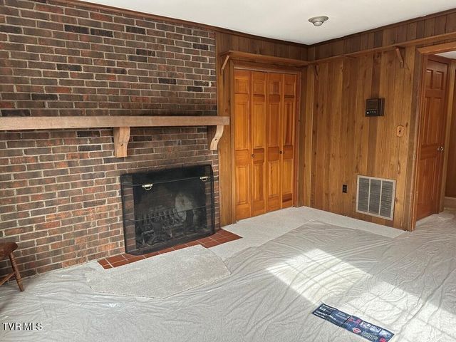 279 Alfalfa Field, Cedar Bluff, VA 24609