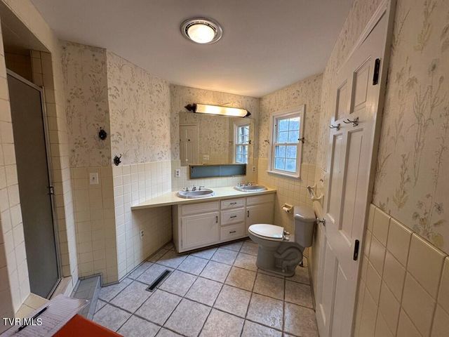 279 Alfalfa Field, Cedar Bluff, VA 24609