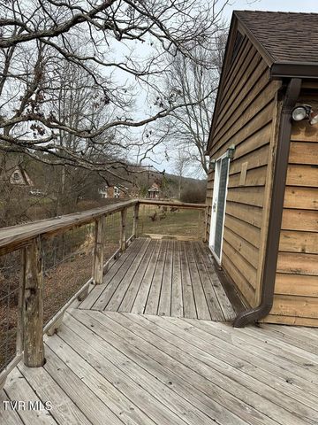 279 Alfalfa Field, Cedar Bluff, VA 24609