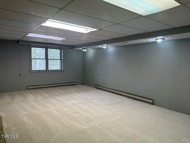 279 Alfalfa Field, Cedar Bluff, VA 24609