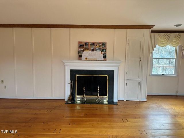 279 Alfalfa Field, Cedar Bluff, VA 24609