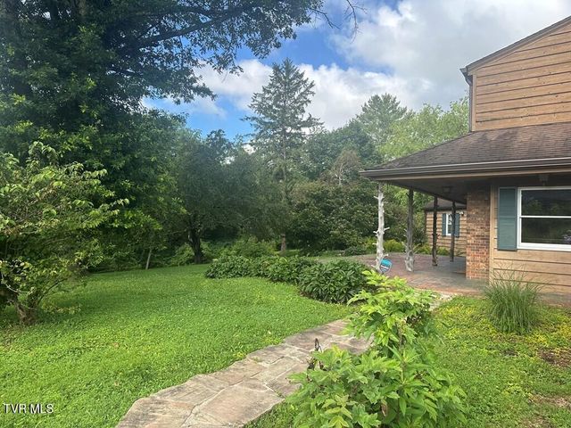 279 Alfalfa Field, Cedar Bluff, VA 24609