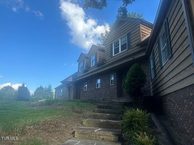 279 Alfalfa Field, Cedar Bluff, VA 24609