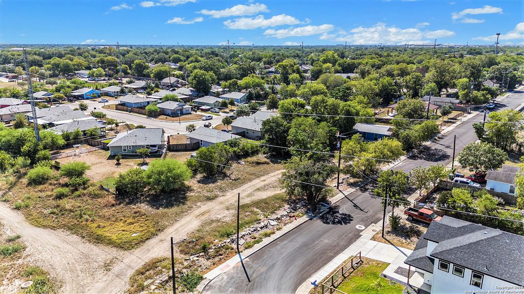 210 40th, San Antonio, TX 78237