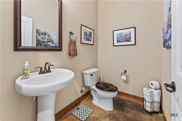 1224 Hidden Springs Drive, Salado, TX 76571