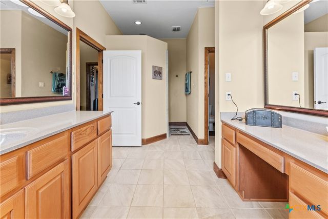 1224 Hidden Springs Drive, Salado, TX 76571