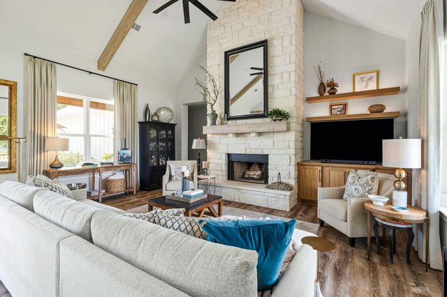 2009 Axis CIR, Fredericksburg, TX 78624