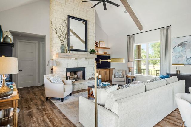 2009 Axis CIR, Fredericksburg, TX 78624