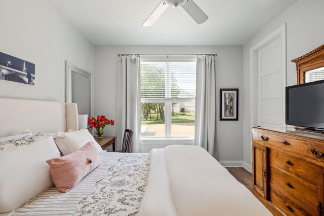 2009 Axis CIR, Fredericksburg, TX 78624