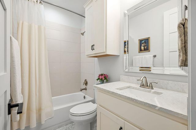 2009 Axis CIR, Fredericksburg, TX 78624