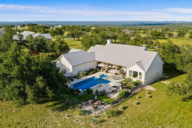 2009 Axis CIR, Fredericksburg, TX 78624