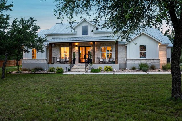 2009 Axis CIR, Fredericksburg, TX 78624
