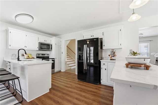 7001 N Cosby Avenue, Kansas City, MO 64151