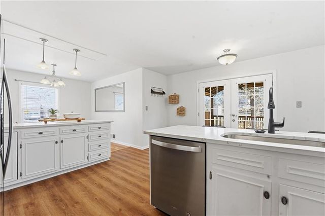 7001 N Cosby Avenue, Kansas City, MO 64151