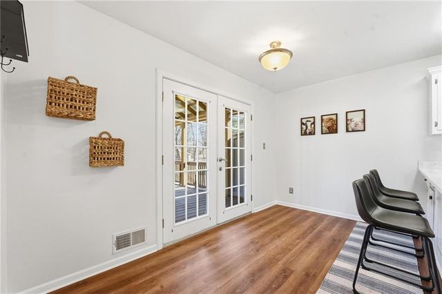 7001 N Cosby Avenue, Kansas City, MO 64151