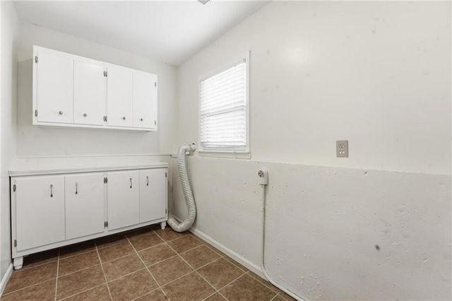 7001 N Cosby Avenue, Kansas City, MO 64151