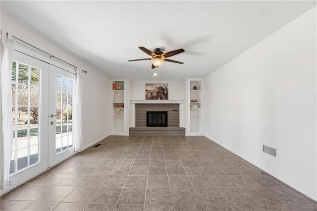 7001 N Cosby Avenue, Kansas City, MO 64151