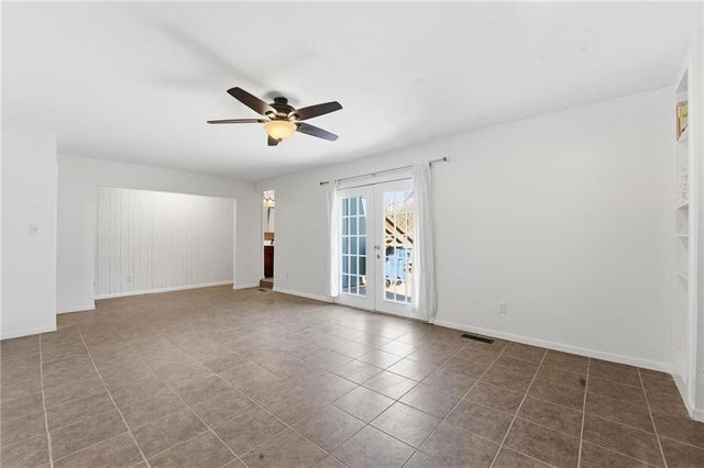 7001 N Cosby Avenue, Kansas City, MO 64151