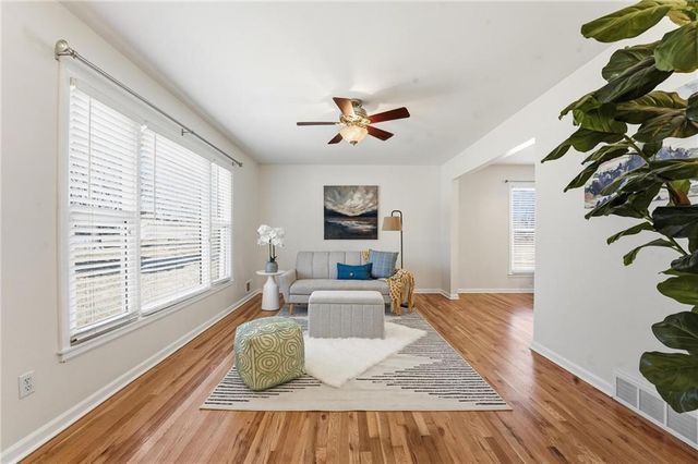 7001 N Cosby Avenue, Kansas City, MO 64151