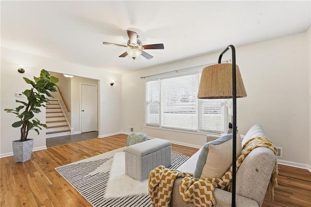 7001 N Cosby Avenue, Kansas City, MO 64151