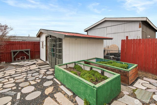 370 S Kentucky, East Wenatchee, WA 98802