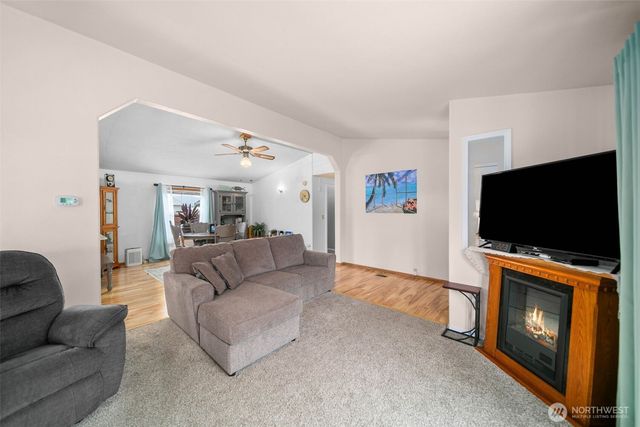 370 S Kentucky, East Wenatchee, WA 98802