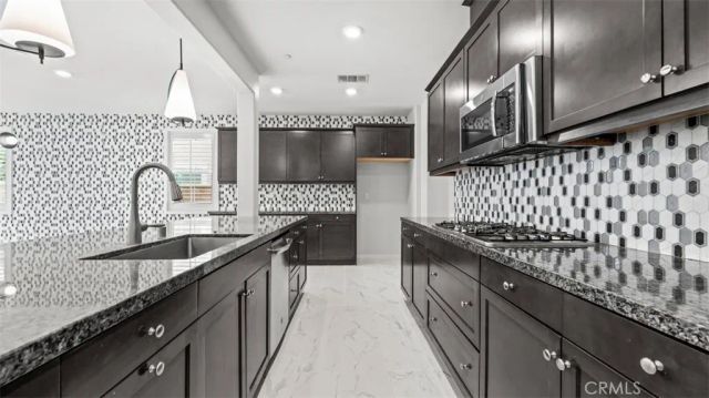 16575 Justin St, Fontana, CA 92336
