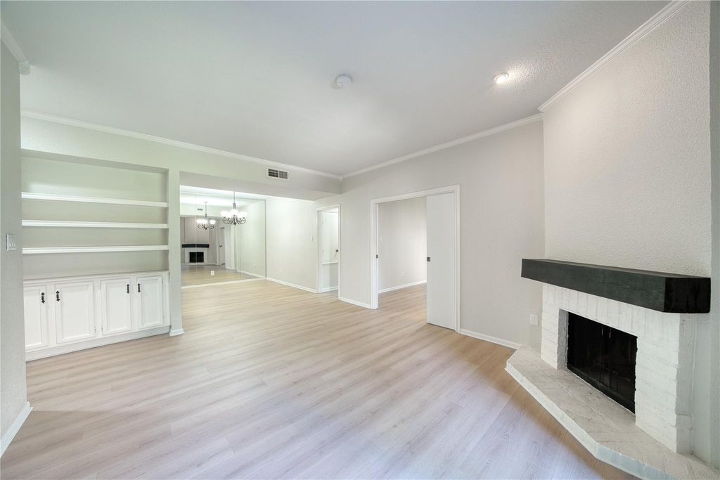 11711 Memorial Drive 573, Houston, TX 77024