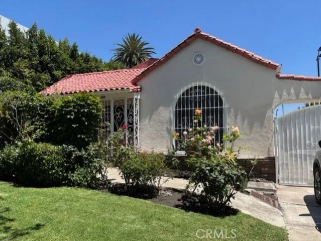 320 N Laurel Avenue, Los Angeles, CA 90048