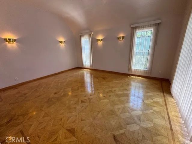 320 N Laurel Avenue, Los Angeles, CA 90048