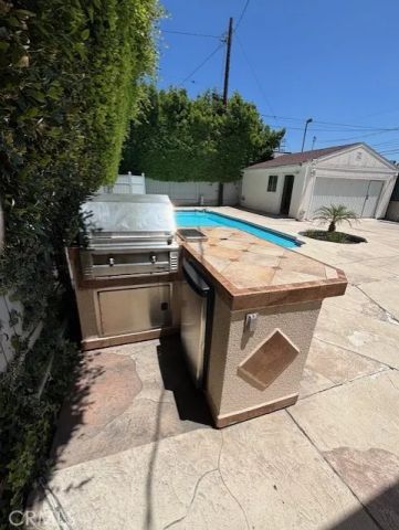 320 N Laurel Avenue, Los Angeles, CA 90048