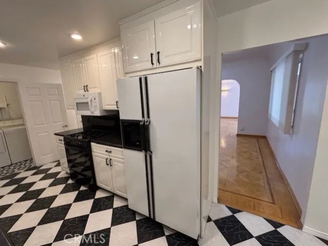 320 N Laurel Avenue, Los Angeles, CA 90048