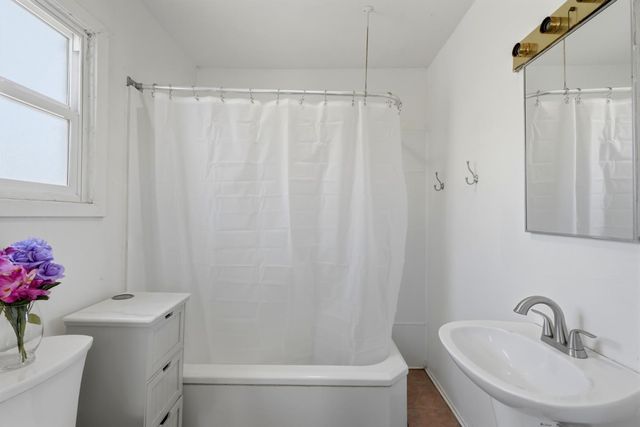 327 E Dayton Avenue, Fresno, CA 93704