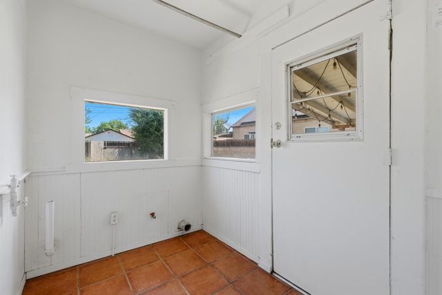 327 E Dayton Avenue, Fresno, CA 93704