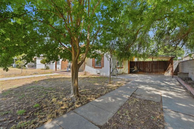 327 E Dayton Avenue, Fresno, CA 93704