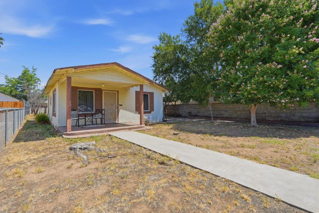 327 E Dayton Avenue, Fresno, CA 93704