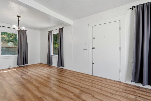 327 E Dayton Avenue, Fresno, CA 93704