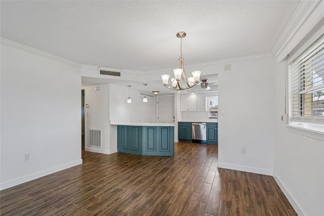 4575 COVE CIRCLE 101, St Petersburg, FL 33708