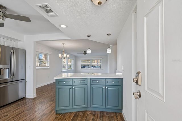 4575 COVE CIRCLE 101, St Petersburg, FL 33708