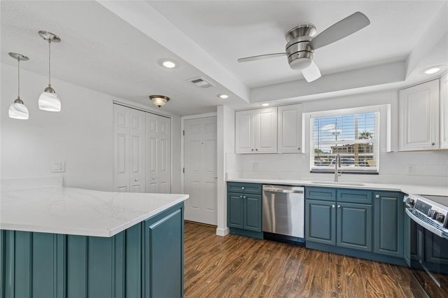 4575 COVE CIRCLE 101, St Petersburg, FL 33708