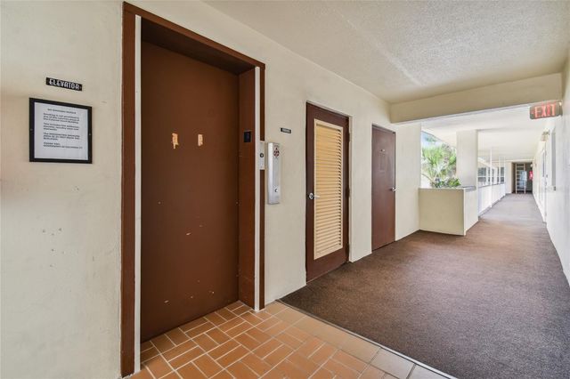4575 COVE CIRCLE 101, St Petersburg, FL 33708