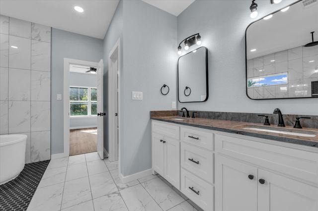 308 Crye Circle, Robinson, TX 76706