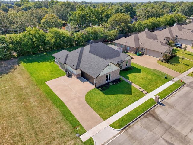 308 Crye Circle, Robinson, TX 76706