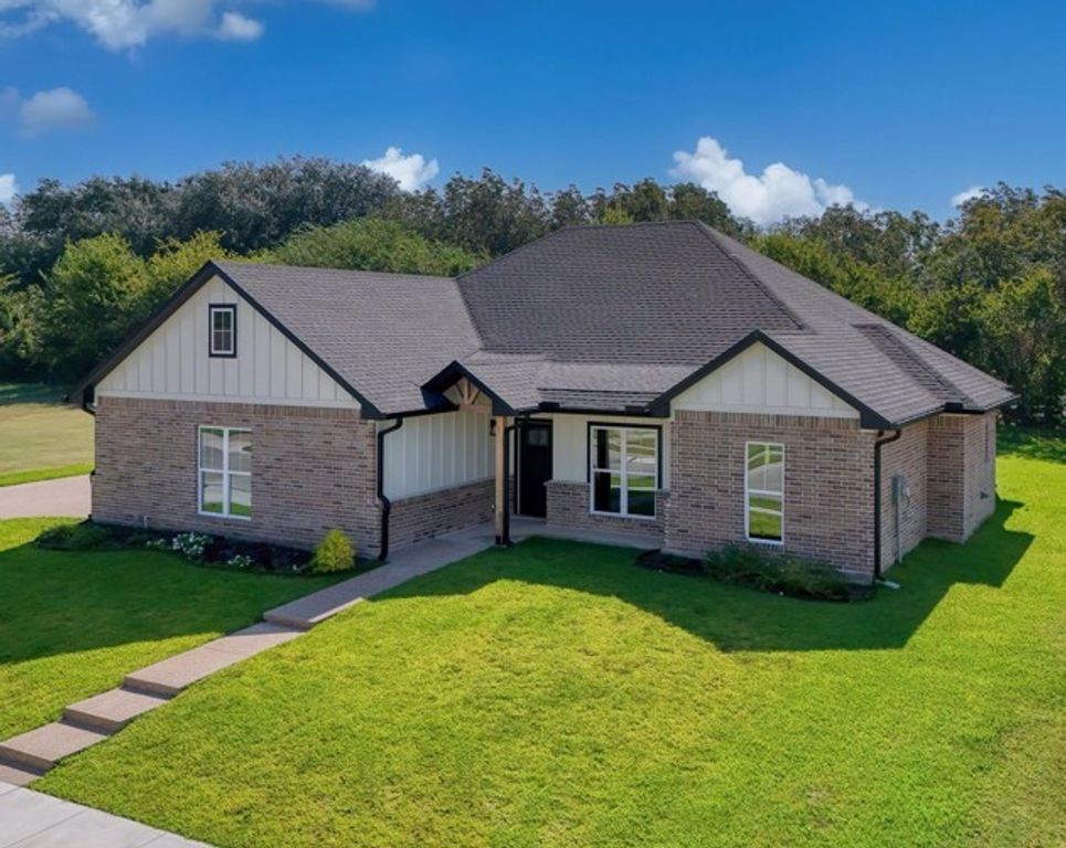 308 Crye Circle, Robinson, TX 76706