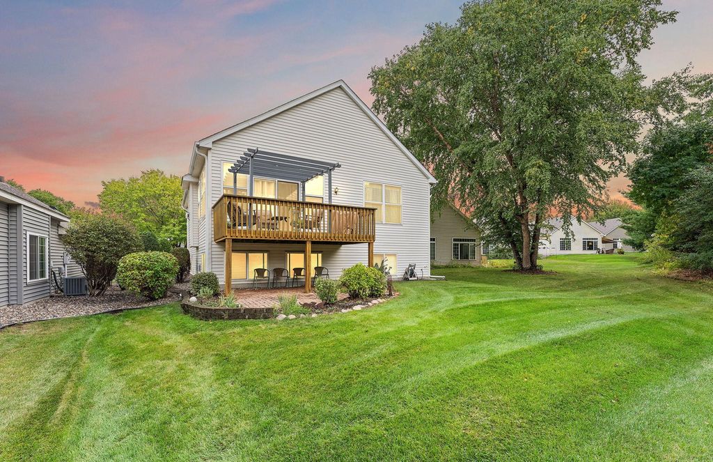 2643 Oak Ridge Trail, Woodbury, MN 55125 — photo 2