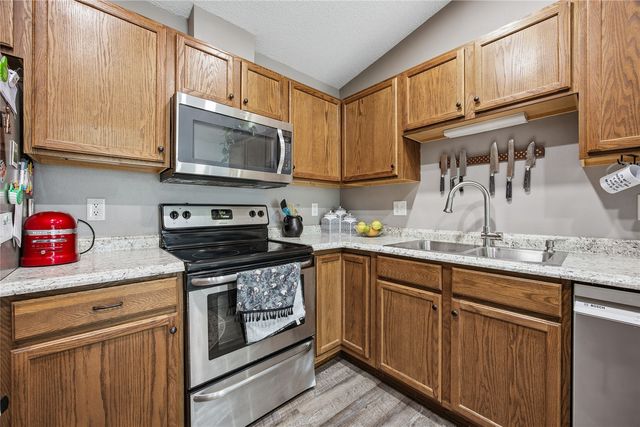 624 Kimberlite Street, Tiffin, IA 52340