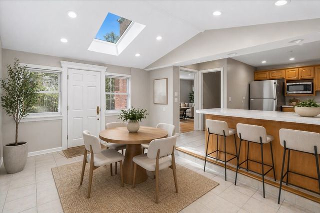 1603 N Evergreen Avenue, Arlington Heights, IL 60004