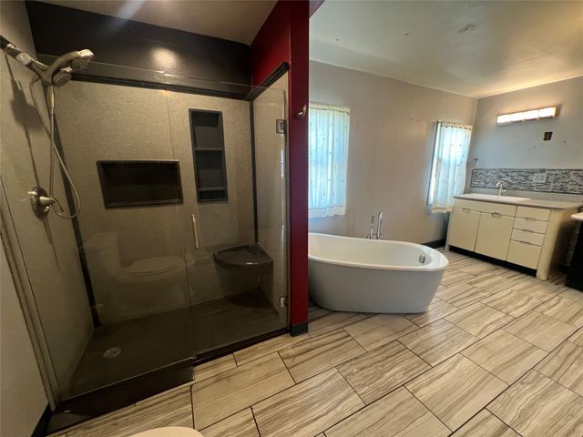 2506 E 40th Court, Des Moines, IA 50317